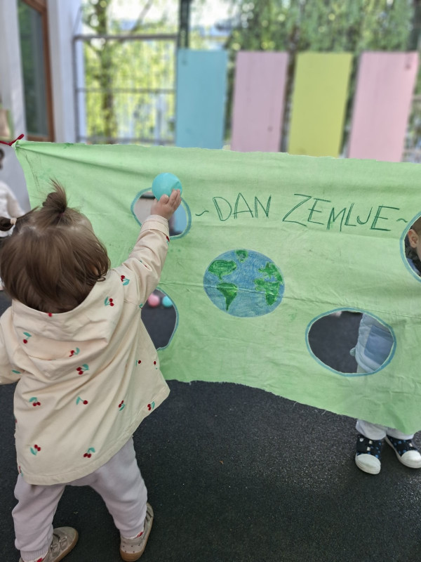 Gibalno spoznavamo Zemljo.